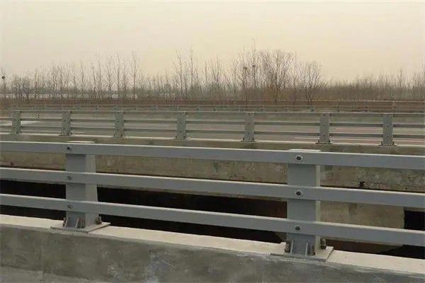 道路防撞護(hù)欄